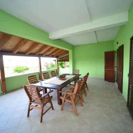 Spacious With Swimming Pool Apartment *