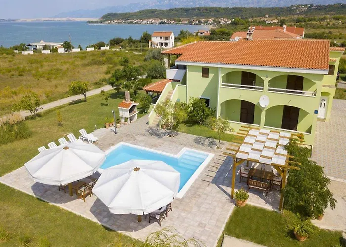 In Croatia Near The Coast Апартаменты Любач